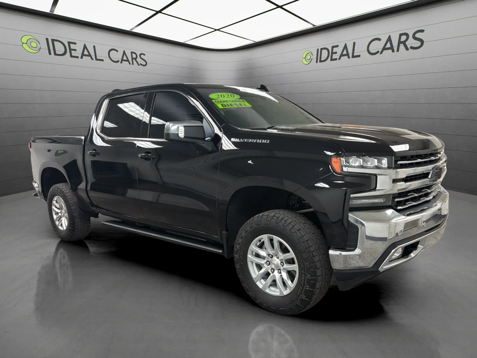 Chevrolet Silverado photo 3