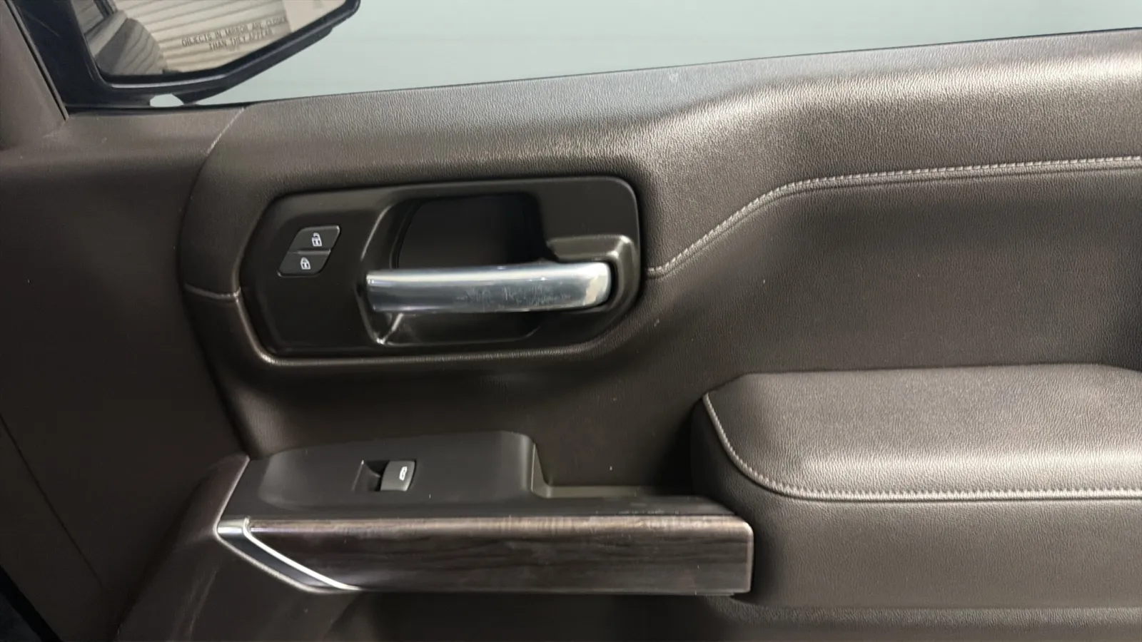 Chevrolet Silverado photo 18
