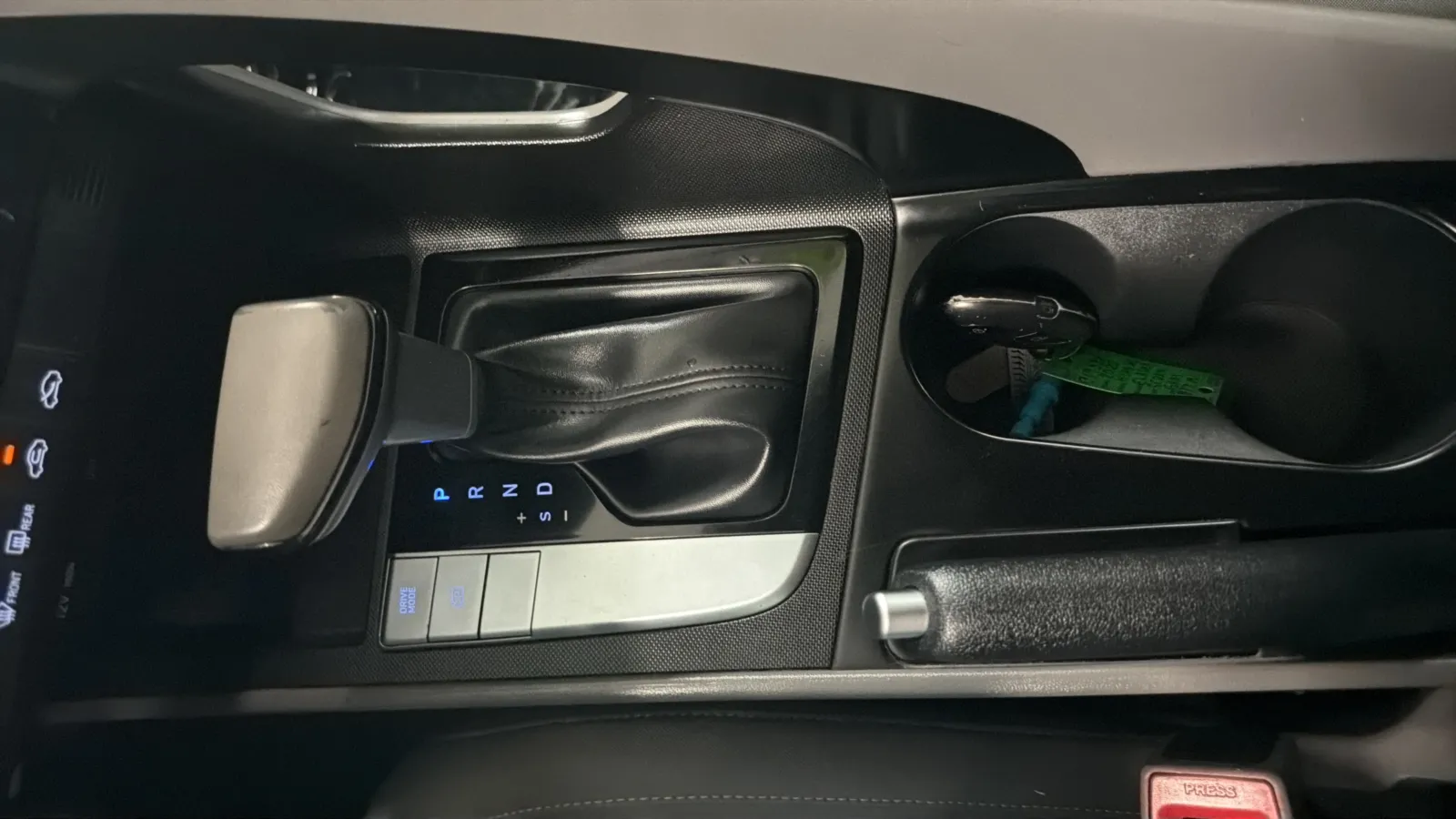 2025 Hyundai Elantra SEL - Photo 12