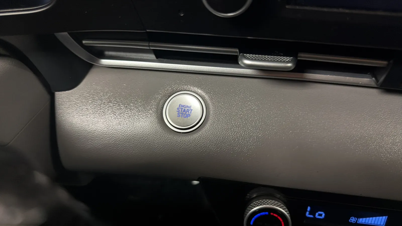 2025 Hyundai Elantra SEL - Photo 15