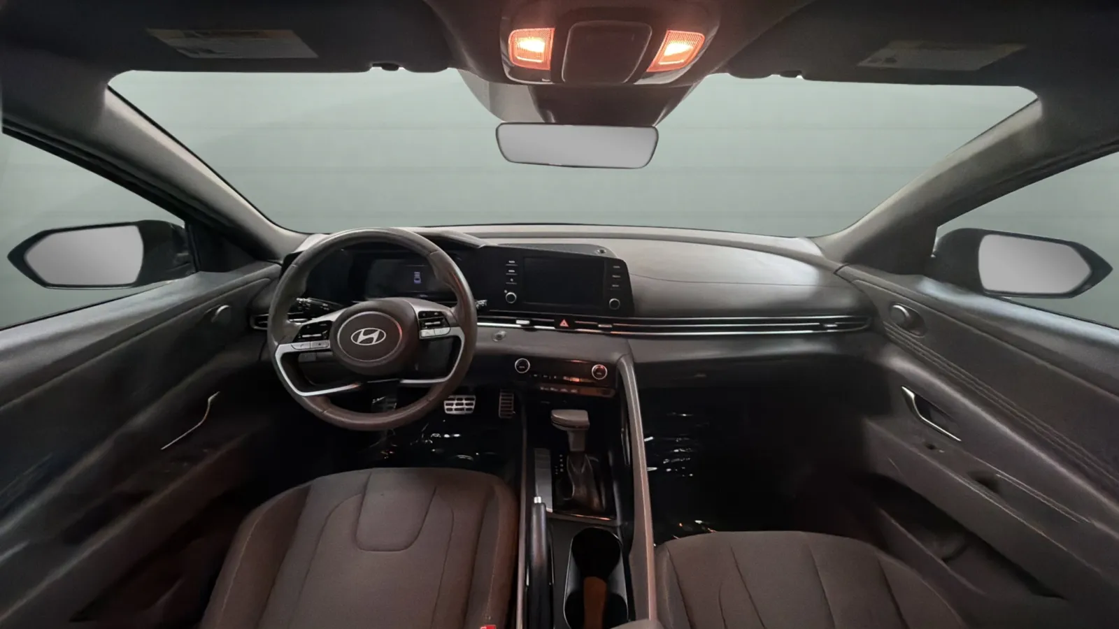 2025 Hyundai Elantra SEL - Photo 9