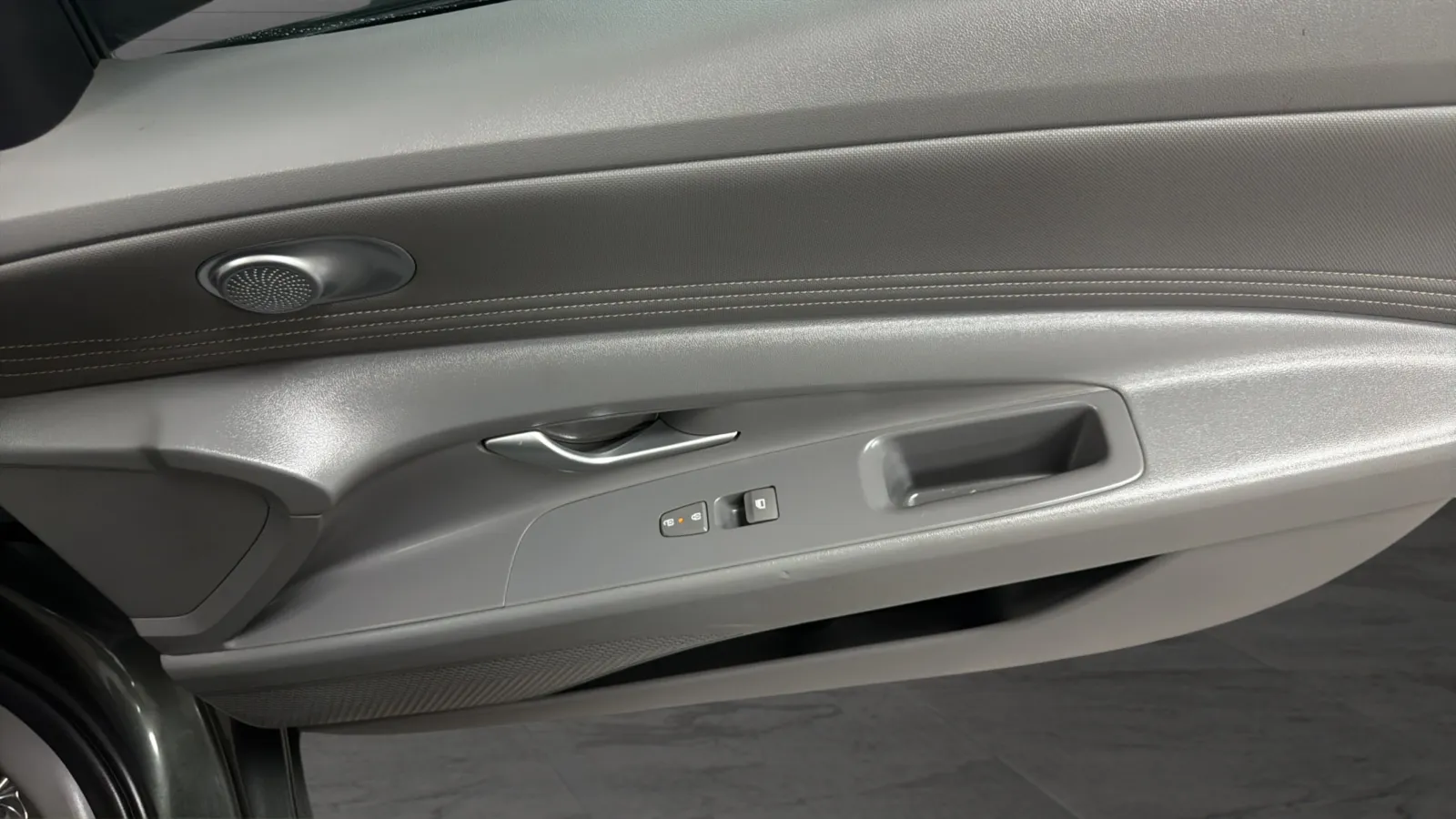 2025 Hyundai Elantra SEL - Photo 18