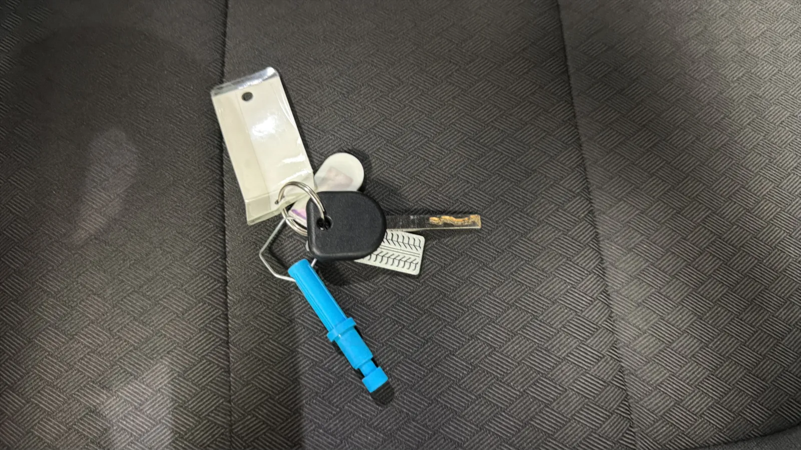 Chevrolet Silverado photo 29