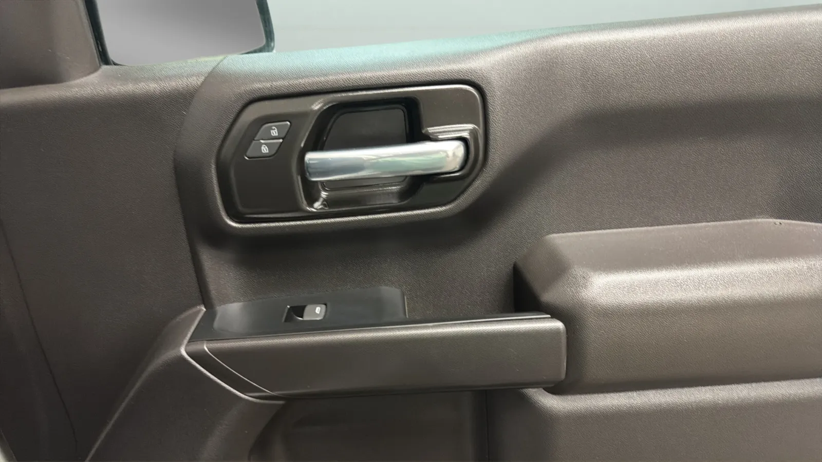 Chevrolet Silverado photo 17