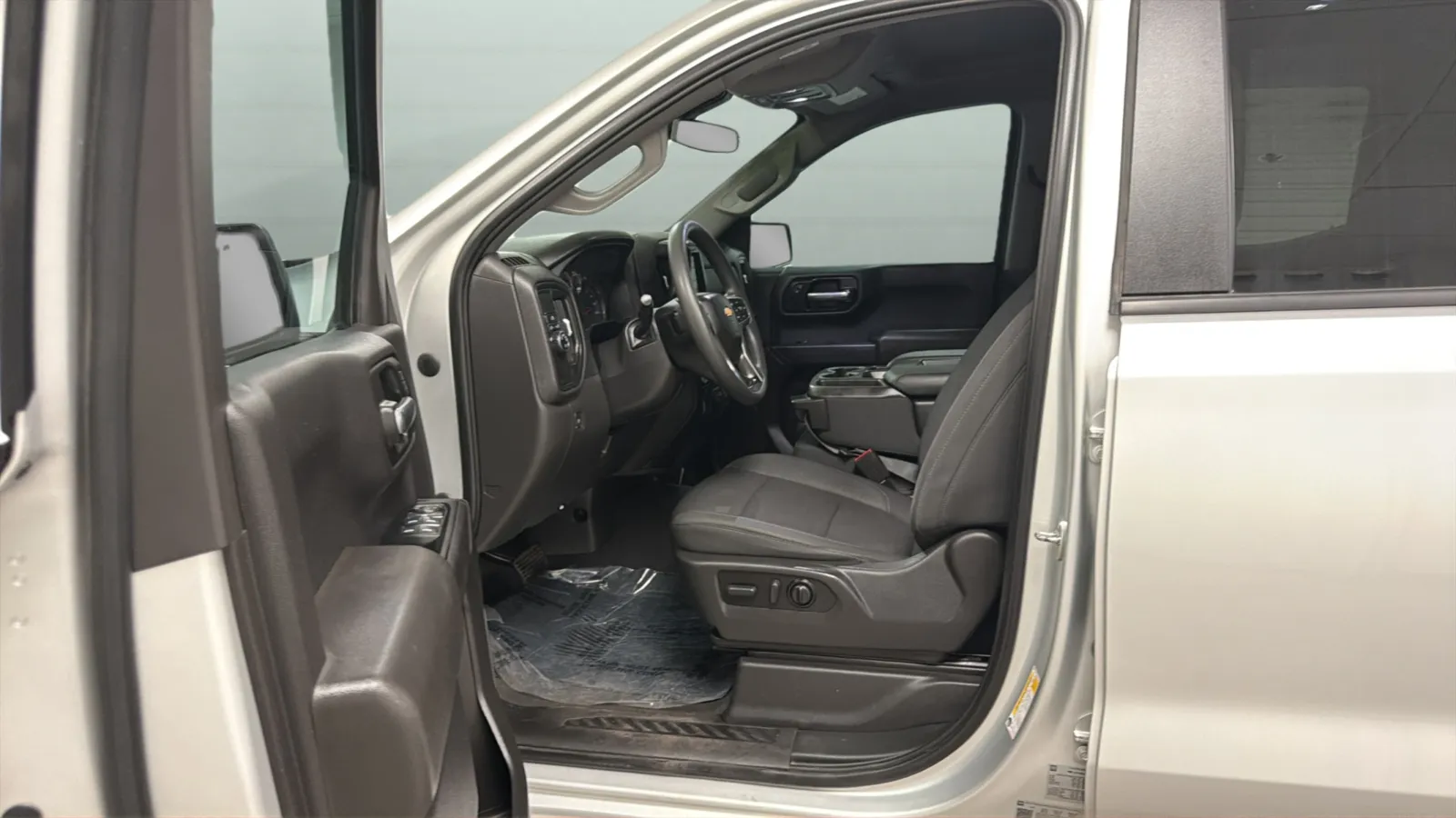 Chevrolet Silverado photo 20
