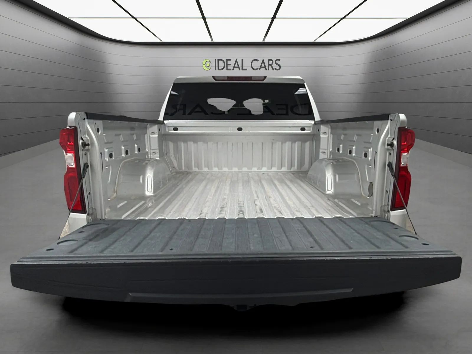 Chevrolet Silverado photo 19