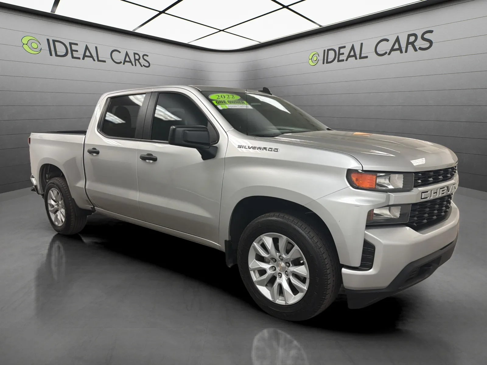 Chevrolet Silverado photo 3