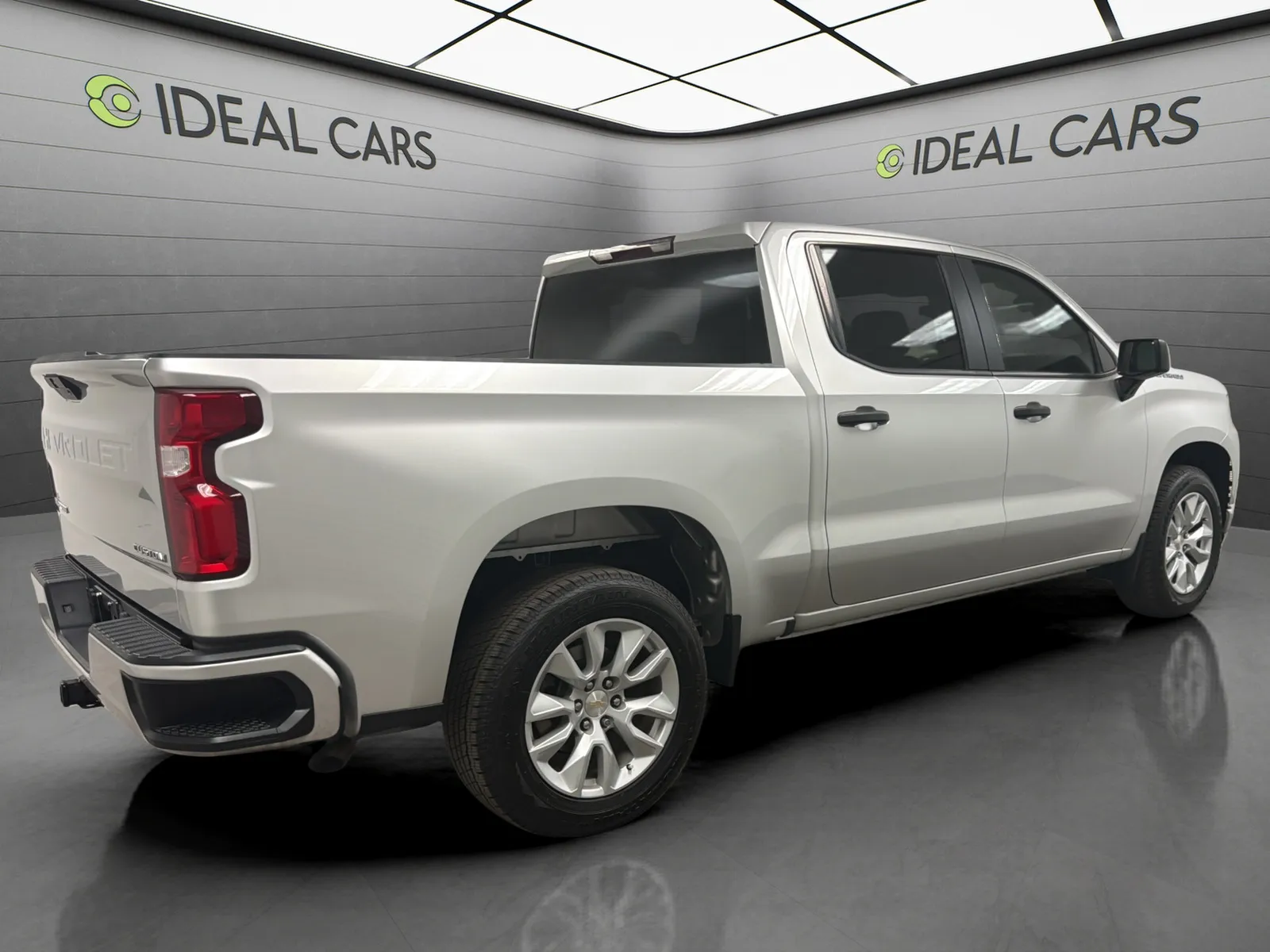 Chevrolet Silverado photo 5