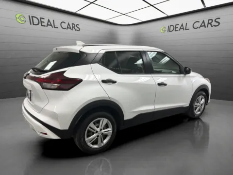More photos of 2022 Nissan Kicks S at Ideal Cars - Broadway, AZ