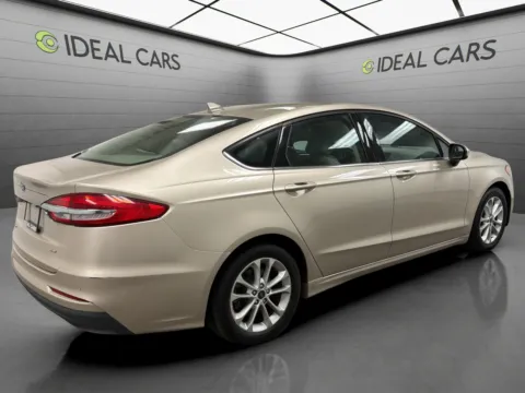 More photos of 2019 Ford Fusion SE at Ideal Cars - Broadway, AZ