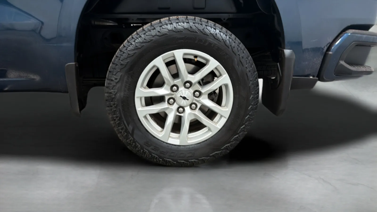 Chevrolet Silverado photo 29
