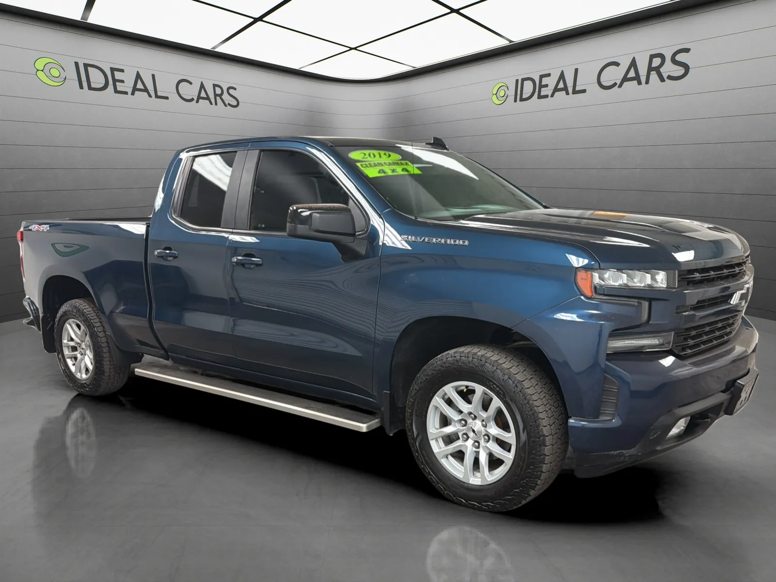 Chevrolet Silverado photo 3