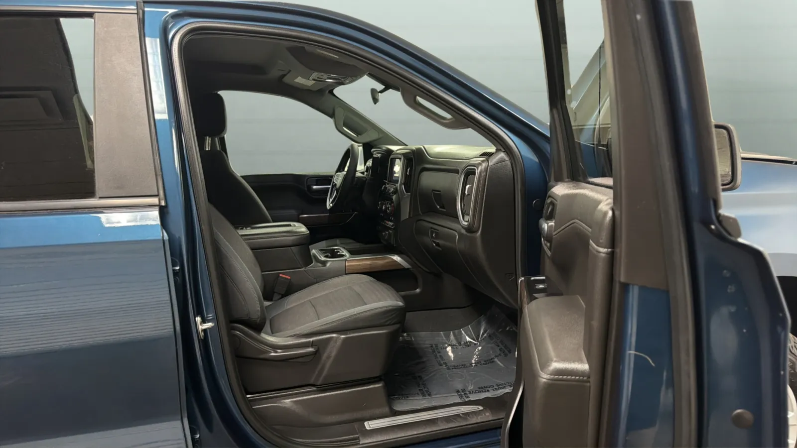 Chevrolet Silverado photo 21