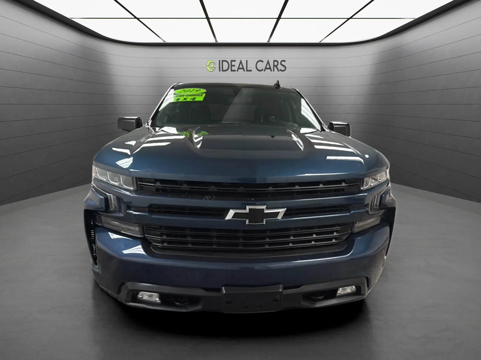 Chevrolet Silverado photo 2