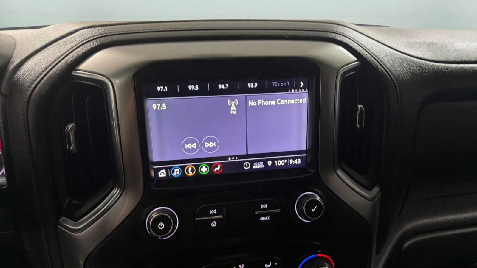 Chevrolet Silverado photo 13