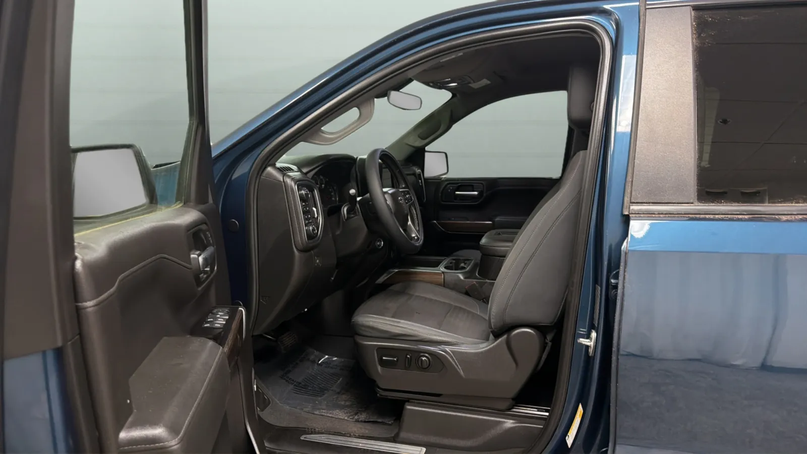 Chevrolet Silverado photo 20