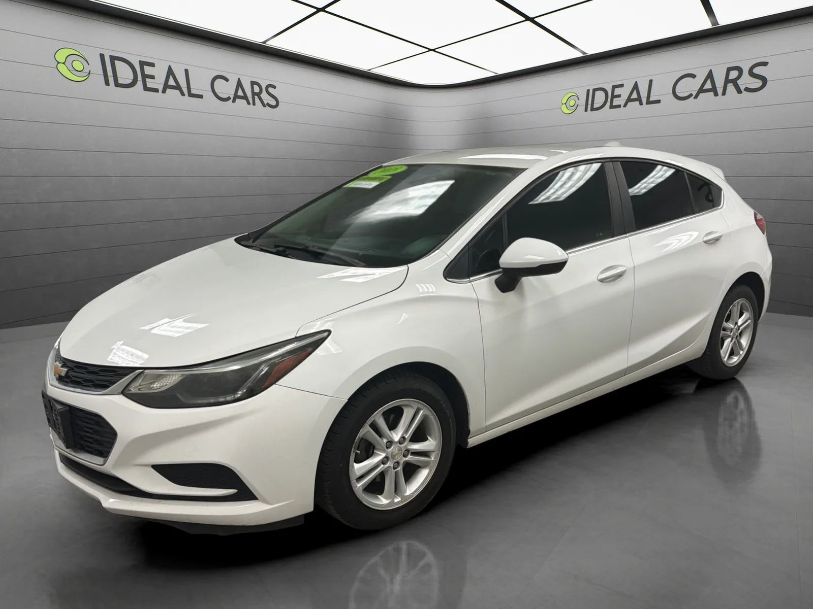 White 2018 Chevrolet Cruze LT Auto for sale in Mesa, AZ