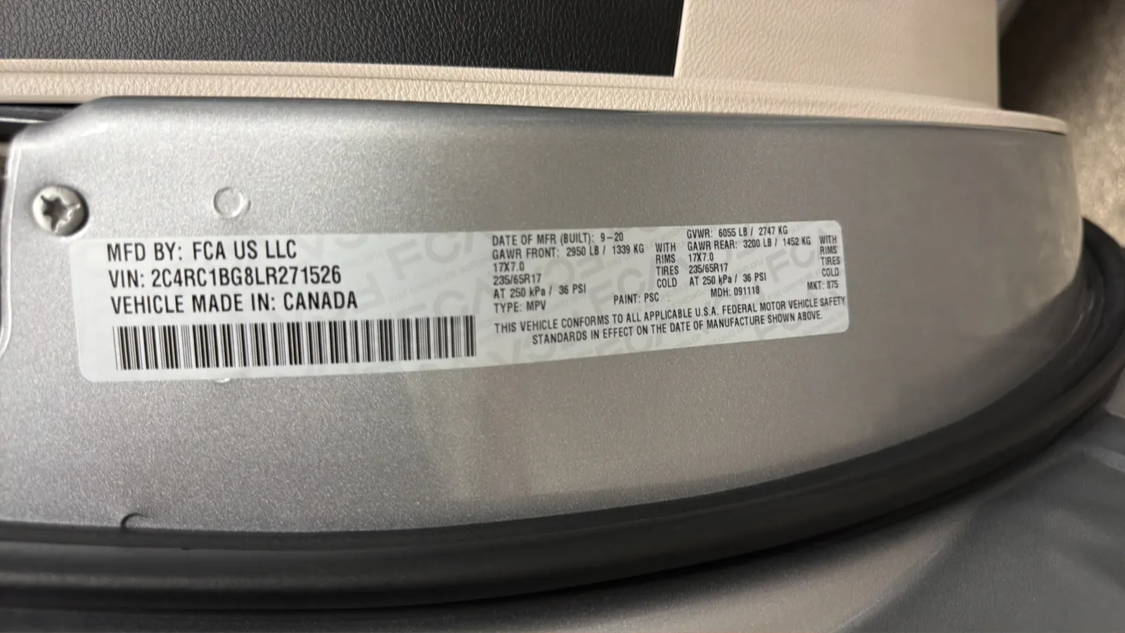 Chrysler Pacifica photo 30