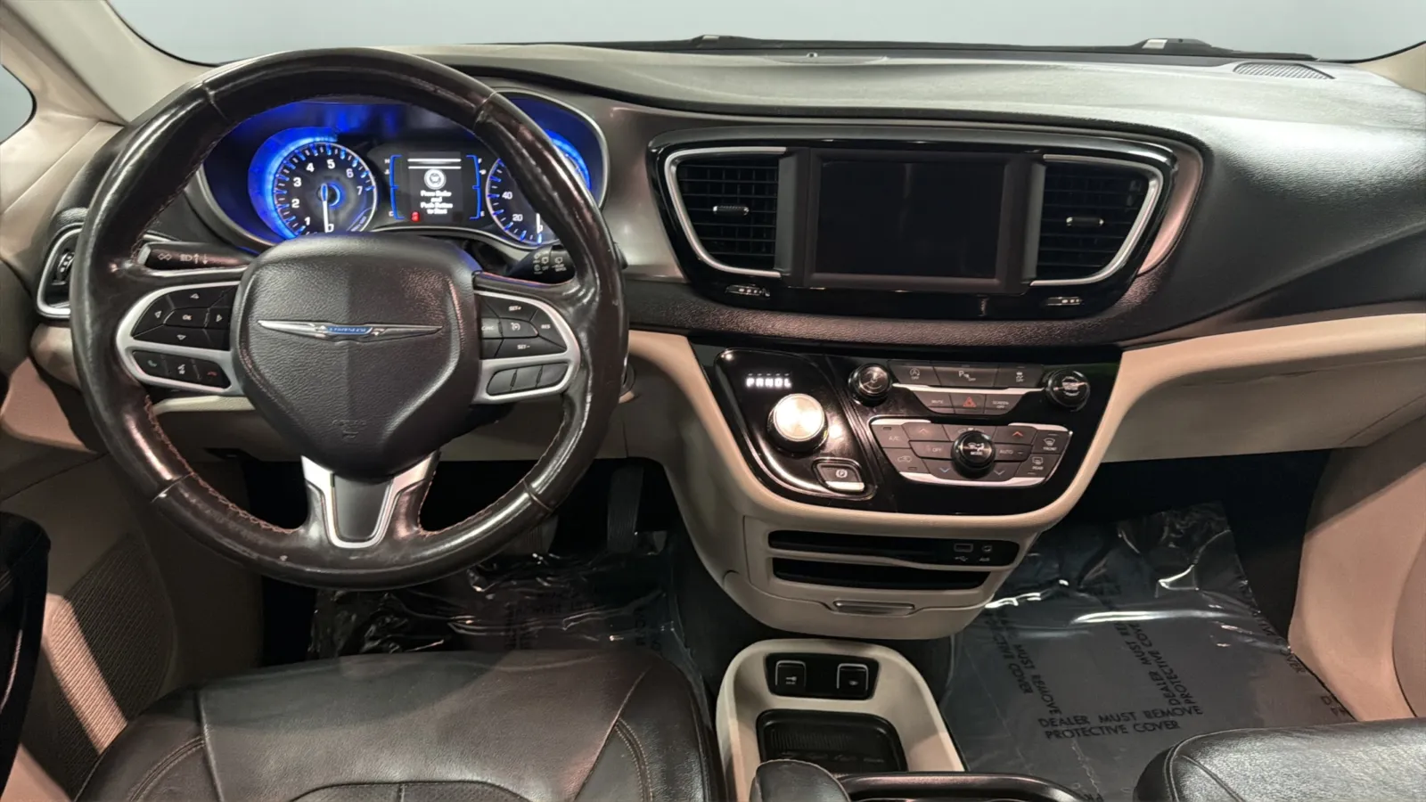 Chrysler Pacifica photo 10