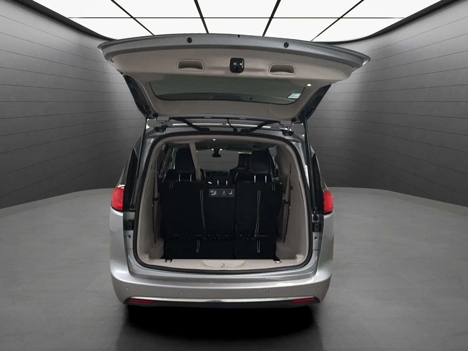 Chrysler Pacifica photo 20