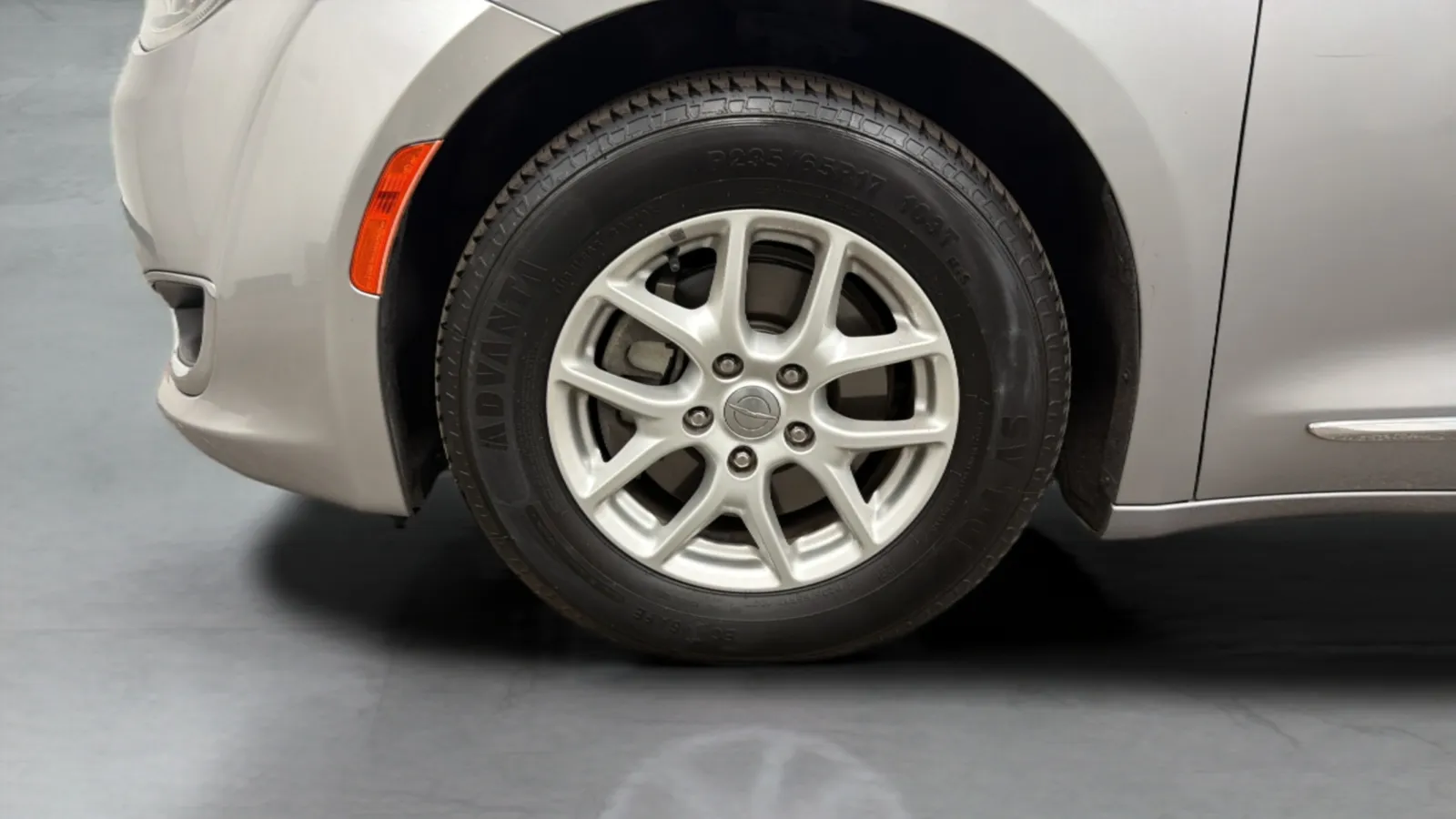 Chrysler Pacifica photo 27