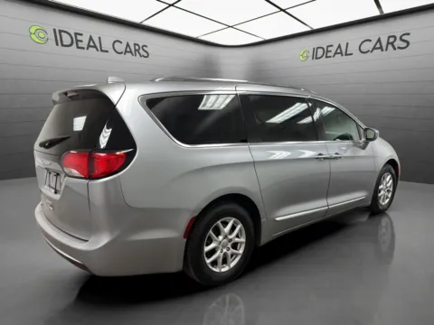 More photos of 2020 Chrysler Pacifica Touring L at Ideal Cars - Broadway, AZ