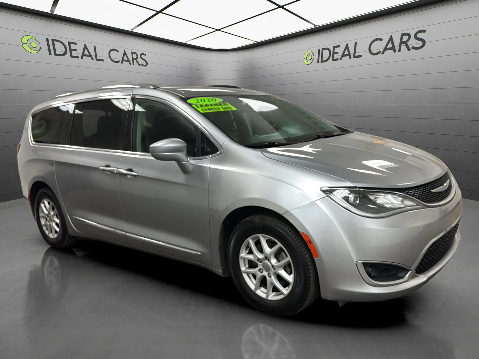 Chrysler Pacifica photo 7