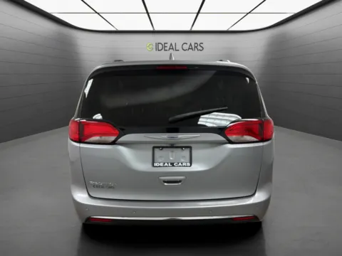 More photos of 2020 Chrysler Pacifica Touring L at Ideal Cars - Broadway, AZ