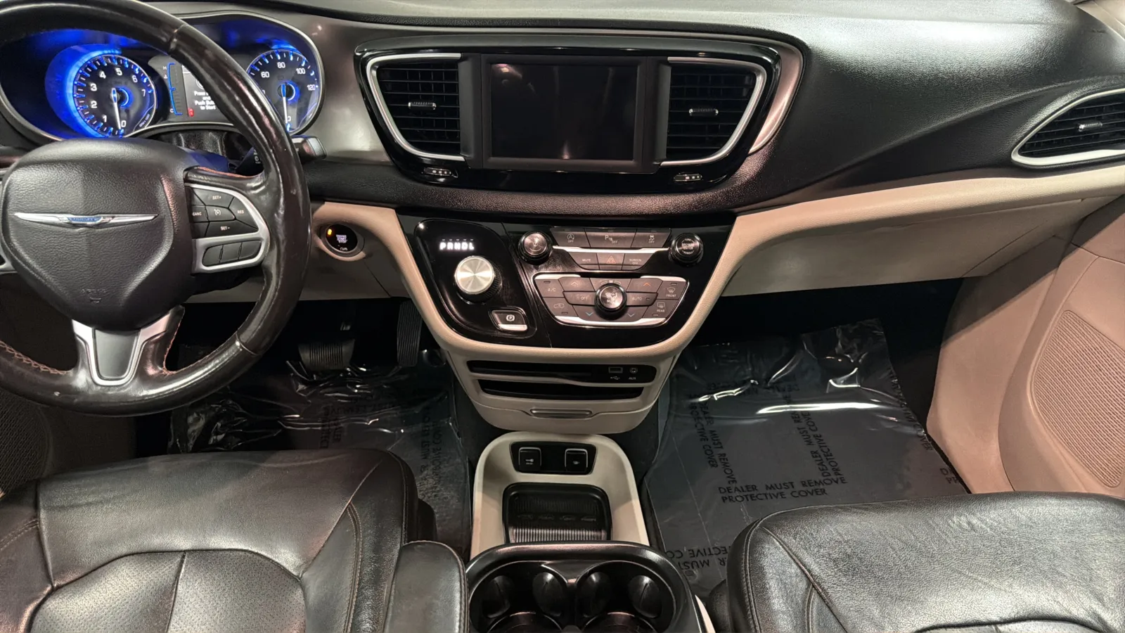 Chrysler Pacifica photo 16