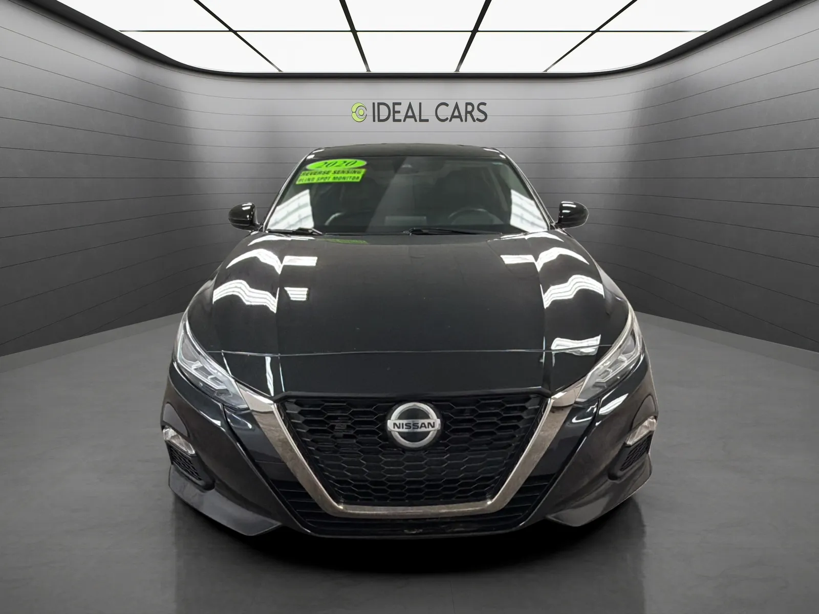 Nissan Altima photo 2