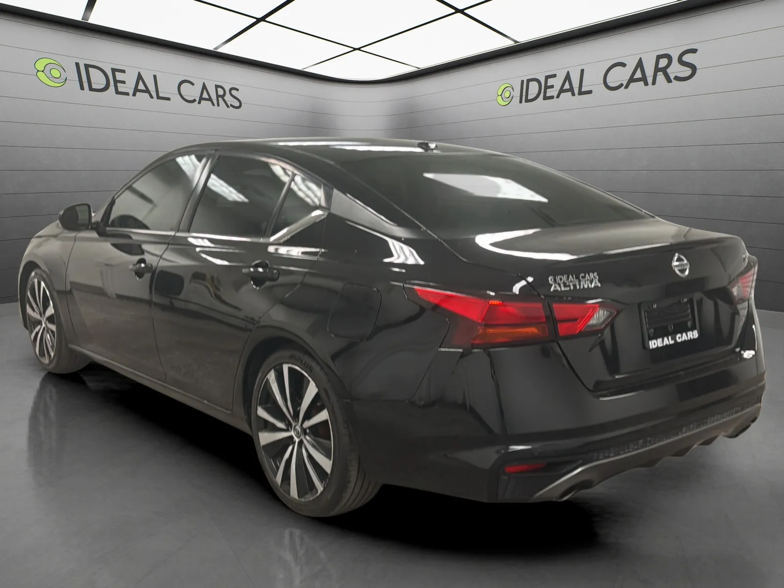Nissan Altima photo 7