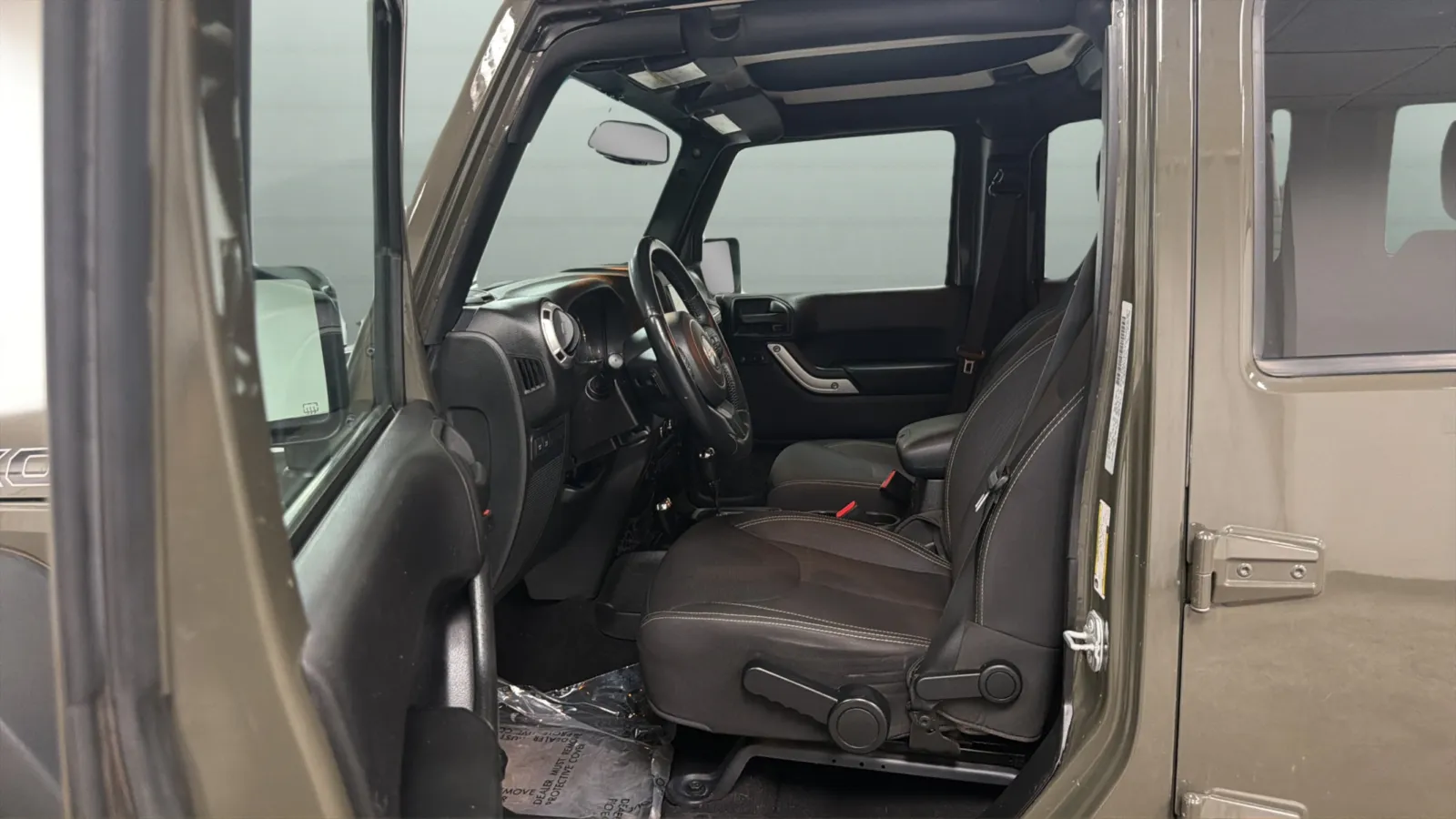 Jeep Wrangler photo 19