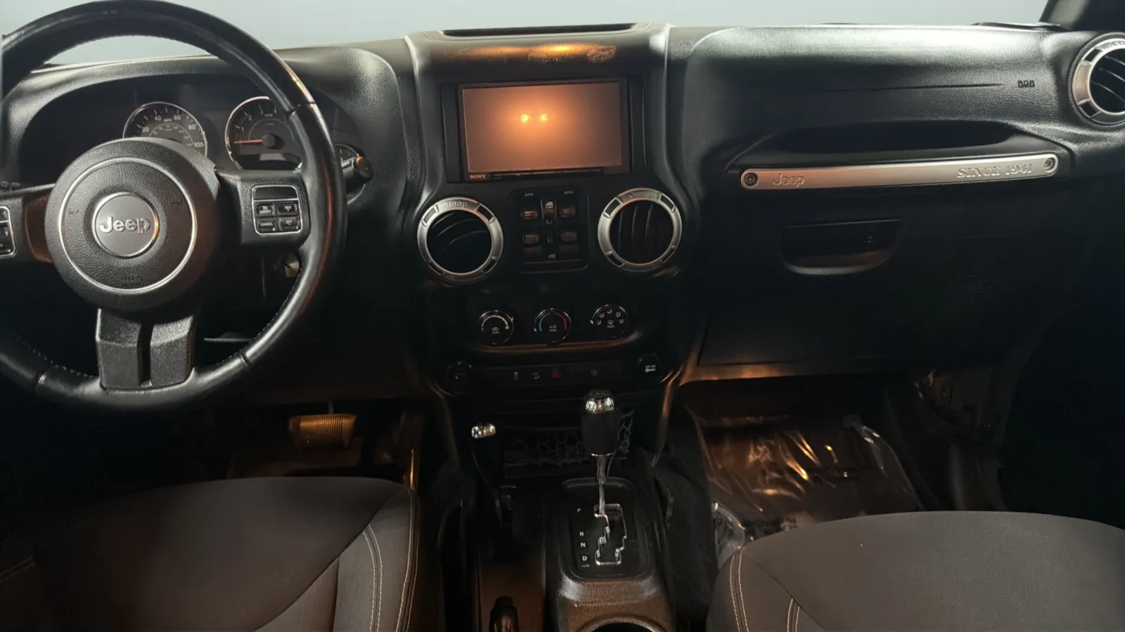 Jeep Wrangler photo 15
