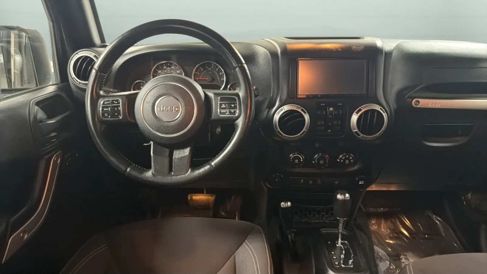 Jeep Wrangler photo 11