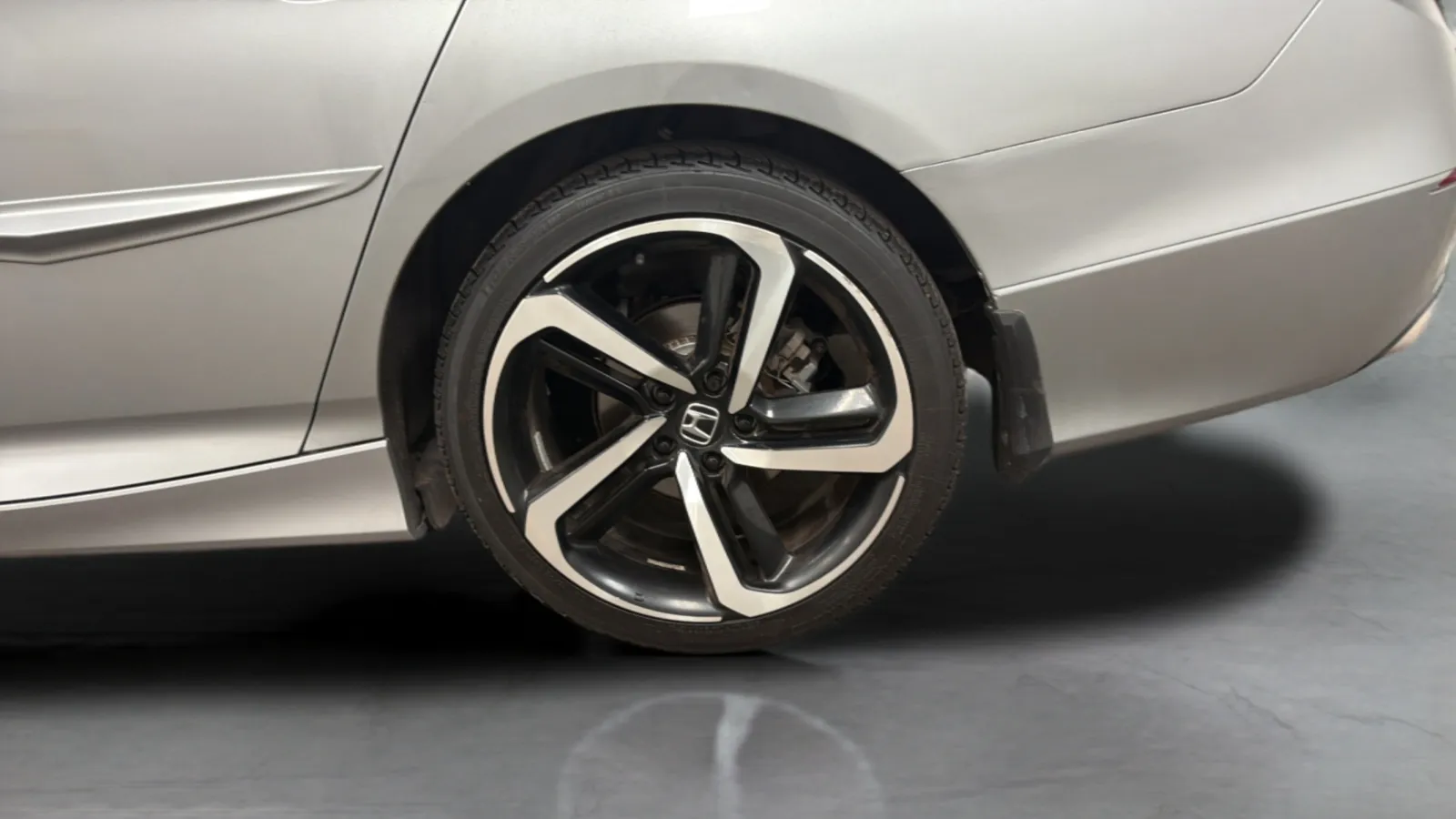 Honda Accord photo 26