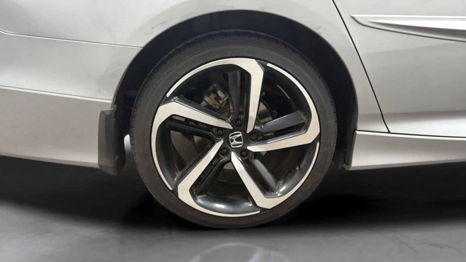 Honda Accord photo 25