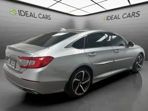 More photos of 2019 Honda Accord Sport at Ideal Cars - Broadway, AZ