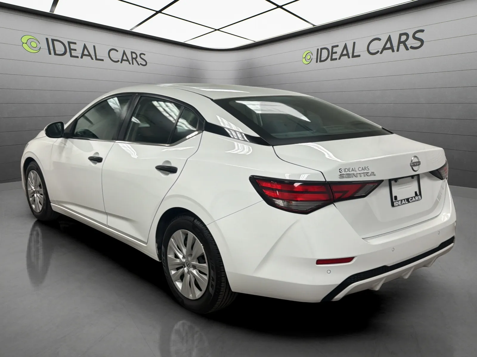 Nissan Sentra photo 8