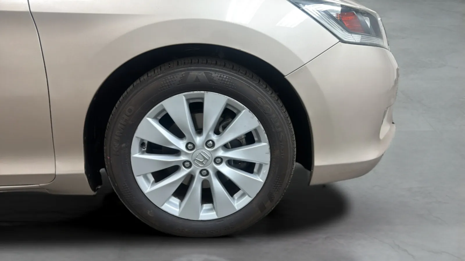 Honda Accord photo 26