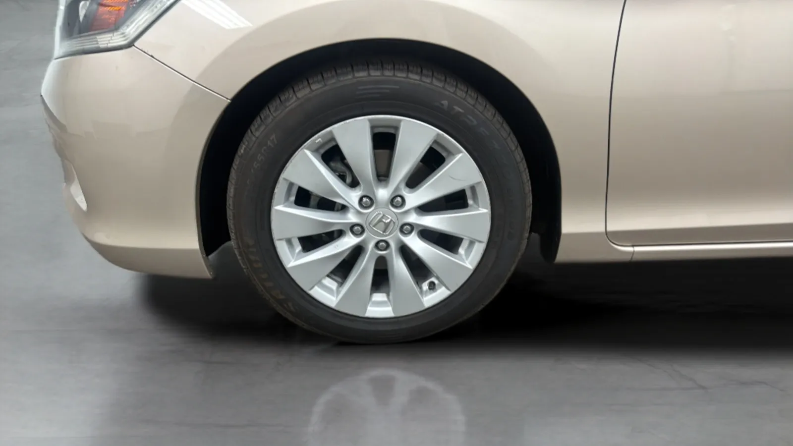 Honda Accord photo 29