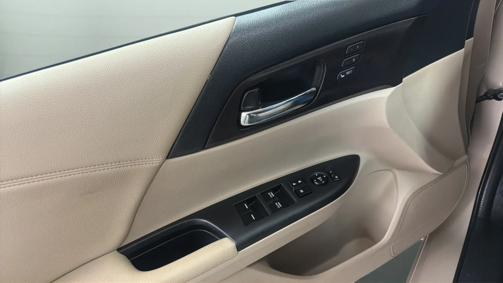 Honda Accord photo 17