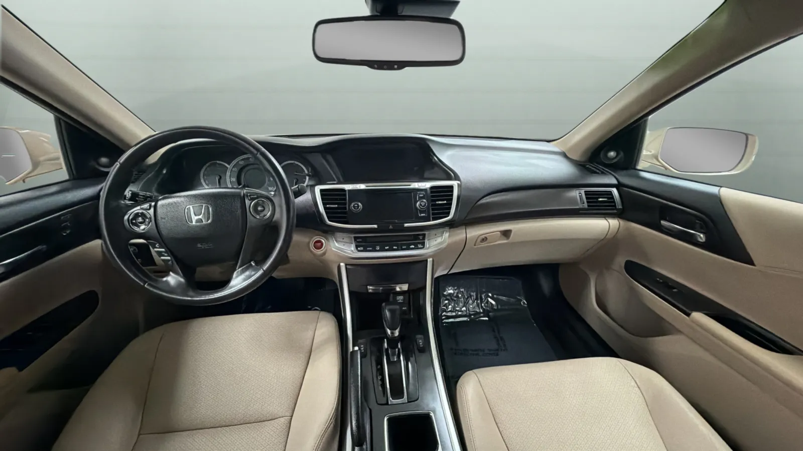 Honda Accord photo 9