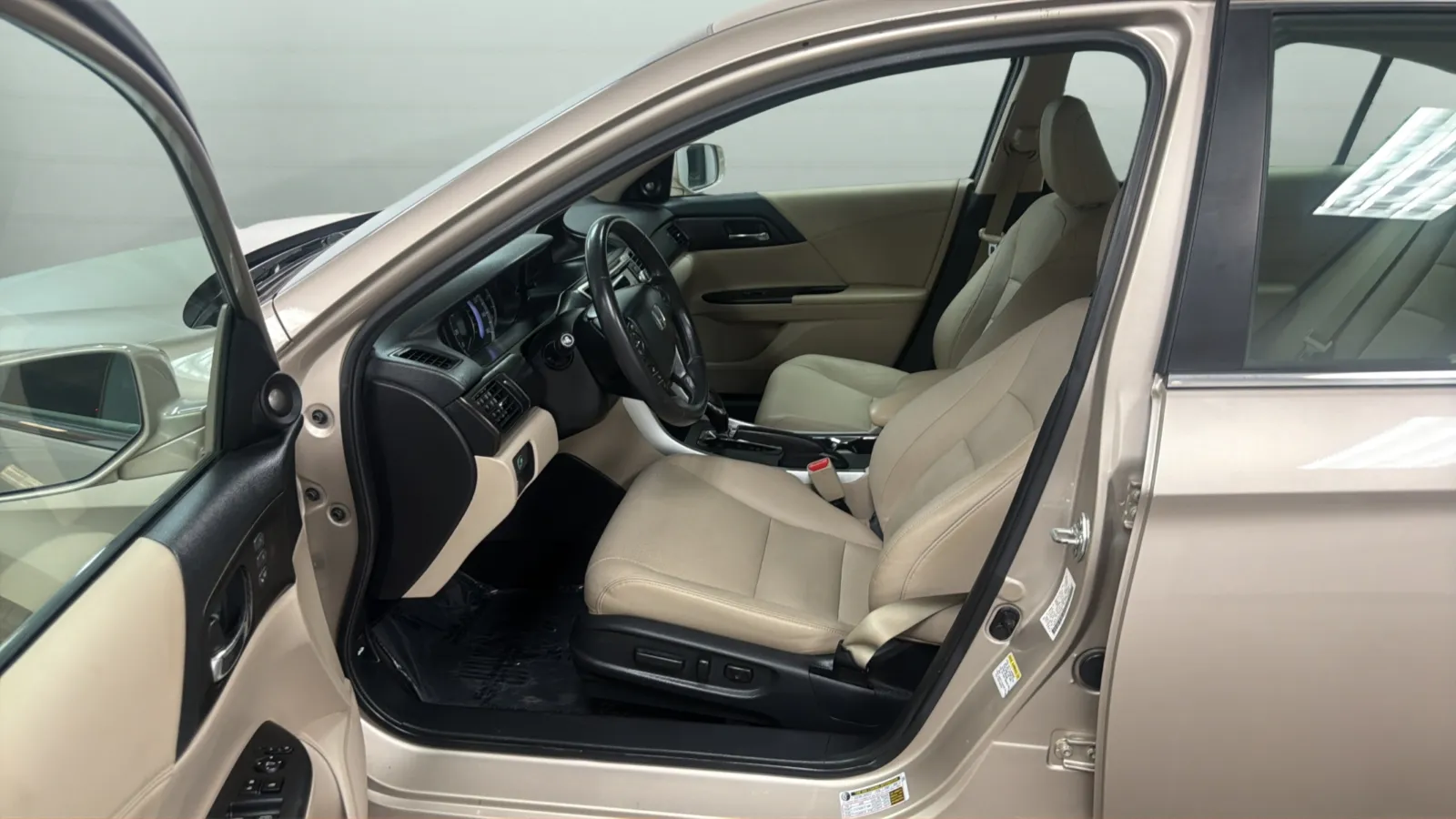 Honda Accord photo 21