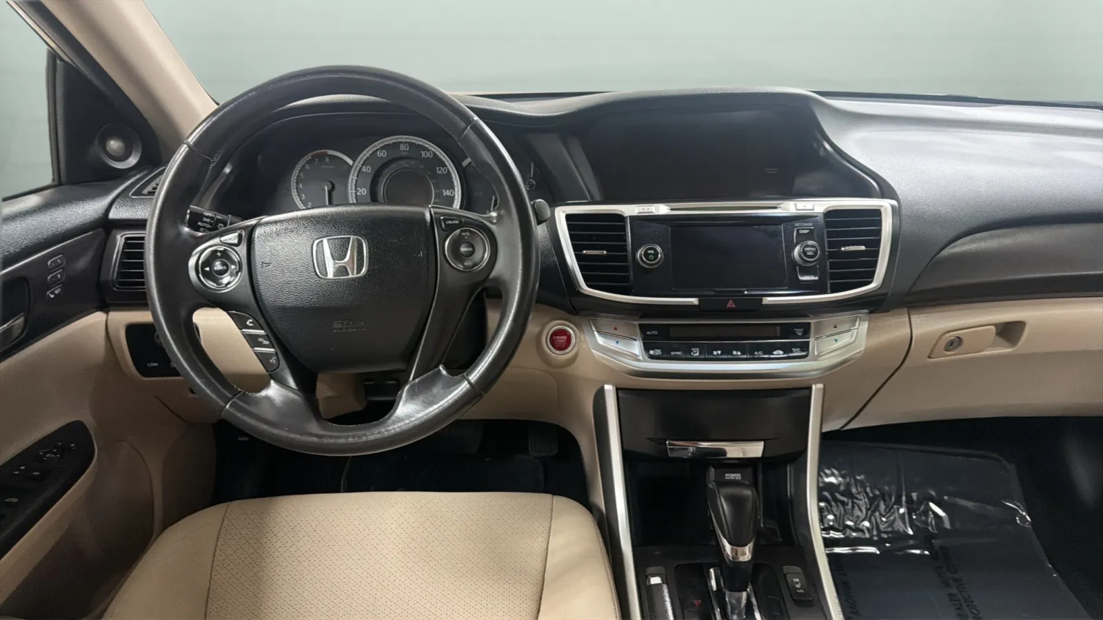 Honda Accord photo 10