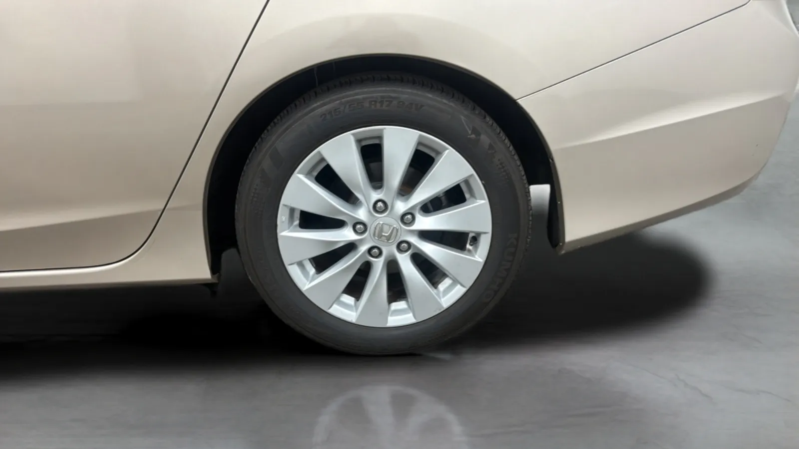 Honda Accord photo 28