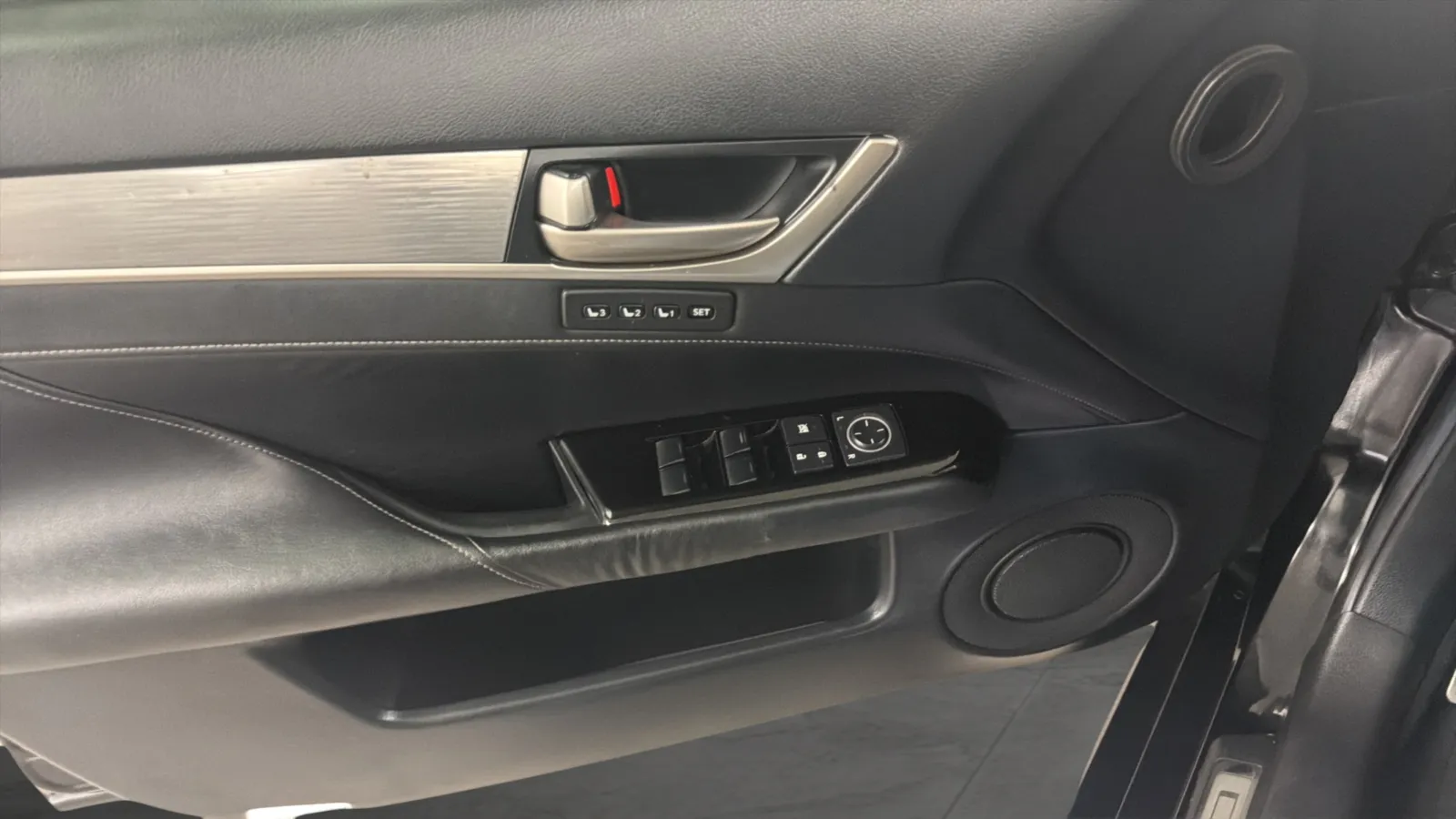 Lexus GS photo 17