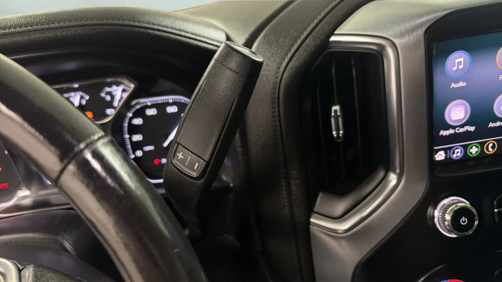 GMC Sierra photo 12