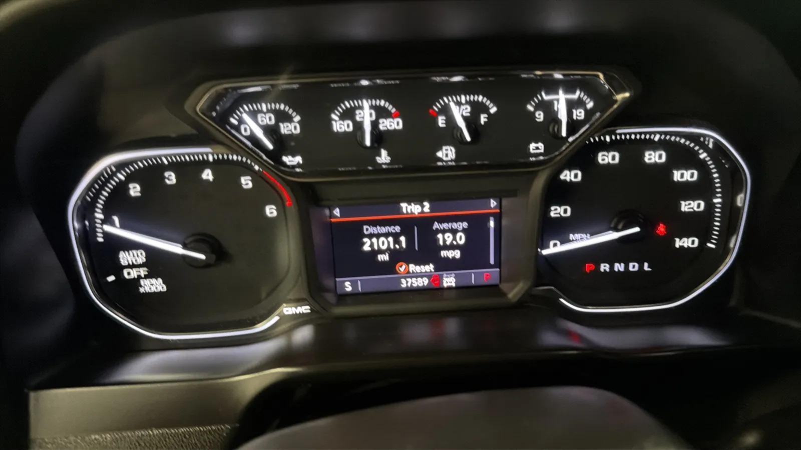 GMC Sierra photo 11