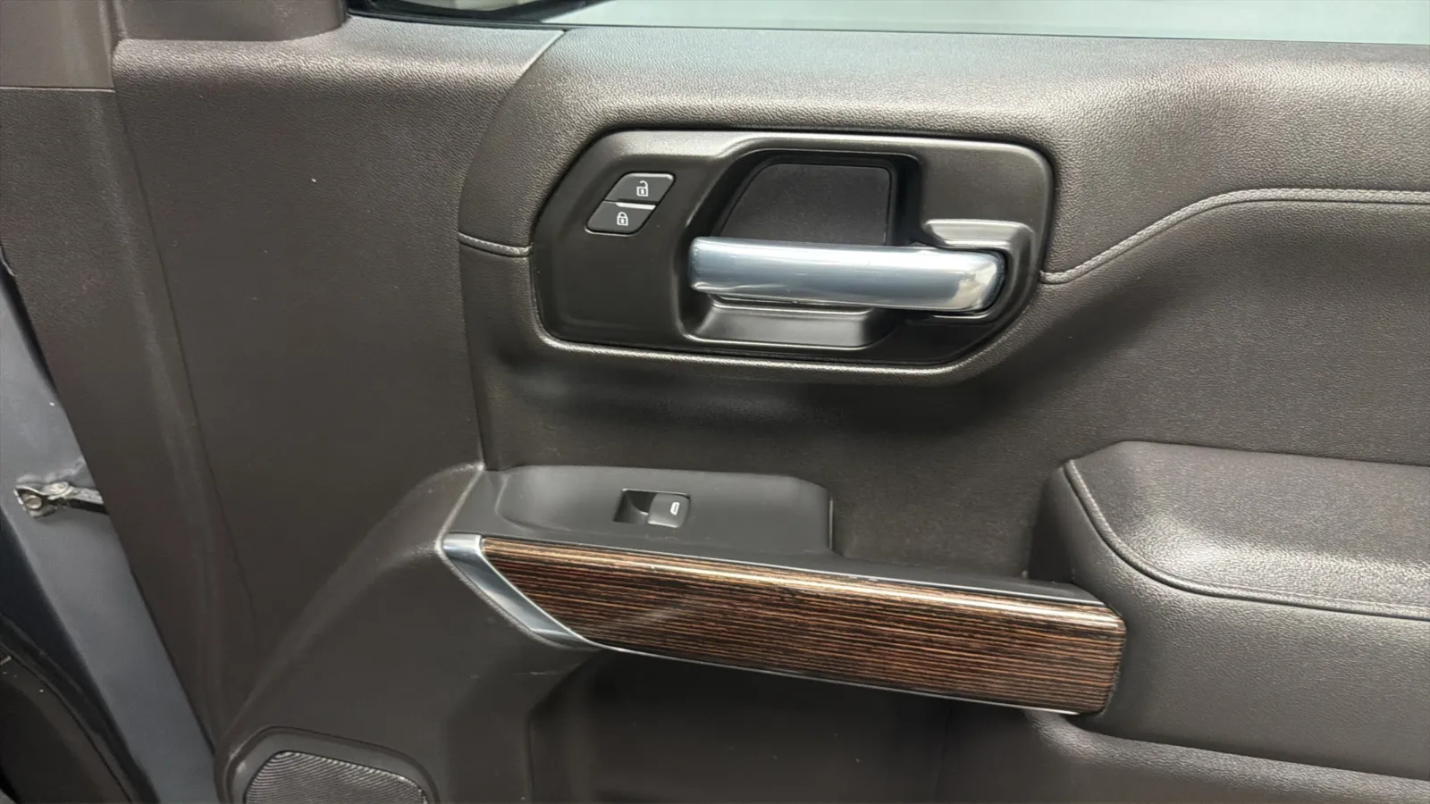 GMC Sierra photo 18