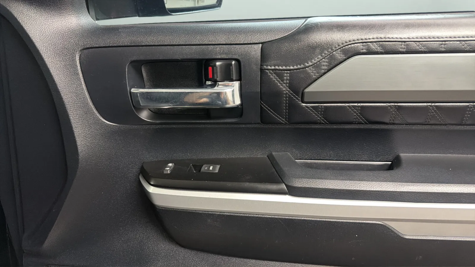 Toyota Tundra photo 17